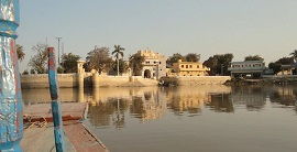 Sadh Belo in Indus River