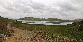 Trek to Sheosar Lake